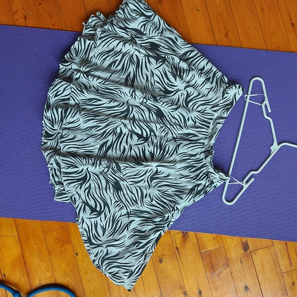 Pretty skirt - Picture 1 of 2